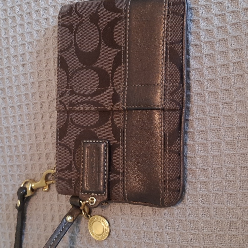 Womens Coach Wristlet